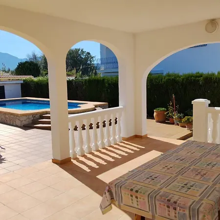 Milvaques Villa *